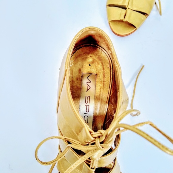 Via Spiga gold chunky tie up heels! - Picture 7 of 8